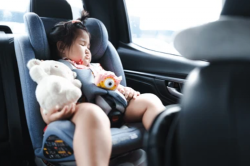 Bahaya, Jangan Pernah Tidur di Mobil dengan AC dan Mesin Menyala