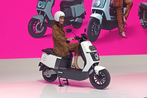 Komparasi Harga dan Spek Polytron Fox 200, Yadea T9 dan Gesits G1