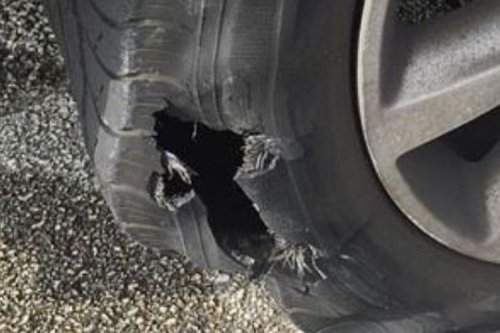 Cara Mengatasi Ban Pecah di Tol: Kenali Teknik Evasive Driving