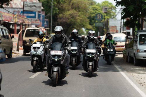 Touring Bukan Ajang Arogansi, Begini Etika Konvoi yang Benar