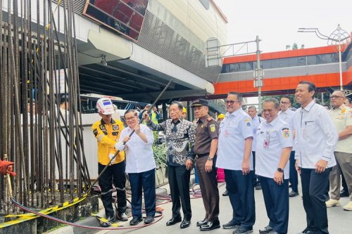 Tak Menutup Jalan, Begini Rekayasa Lalin Pembongkaran Tiang Monorel