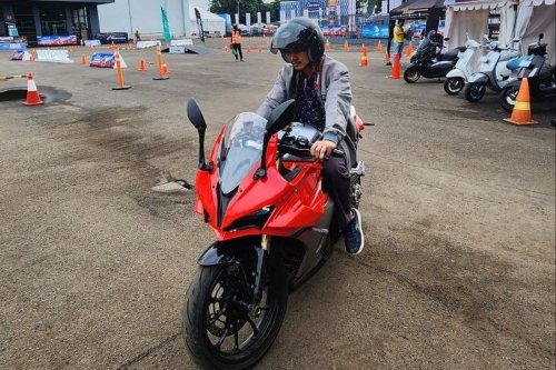 Performa QJMotor SRK 250 RA AMT: Motor Sport Praktis untuk Sehari-hari
