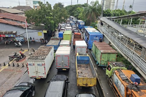 Panduan Memberi Jalan bagi Kendaraan Prioritas Saat Lalu Lintas Macet