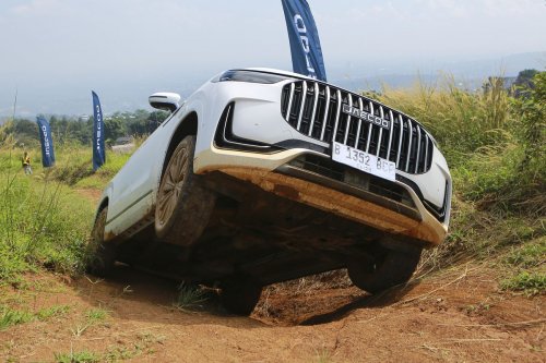 Kupas Teknologi Jaecoo J8 AWD, SUV Mewah yang Mampu Diajak Off-Road