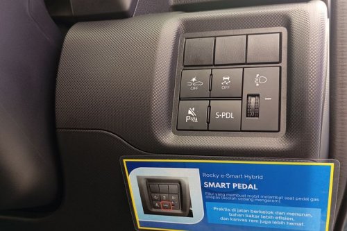 Mengenal Smart Pedal Daihatsu Rocky Hybrid, Tak Perlu Injak Rem!