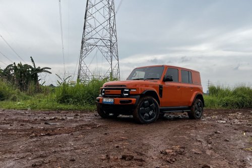 Uji Lengkap iCar V23: Ergonomi, Suspensi, dan Performa