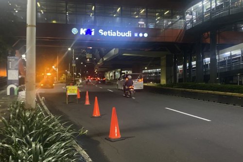 Tak Menutup Jalan, Begini Rekayasa Lalin Pembongkaran Tiang Monorel
