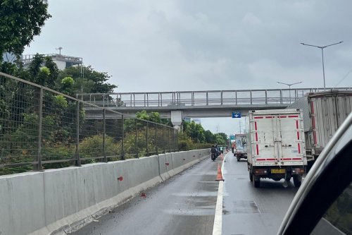 Banjir di Puri Jakarta Barat, Motor Boleh Masuk Jalan Tol