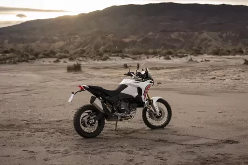 Ducati DesertX 2026: Evolusi Off-Road dengan Mesin V2 890 cc