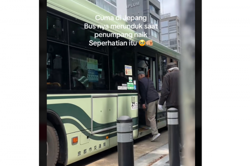 Bus di Jepang Mudahkan Penumpang Meski Tanpa Peron
