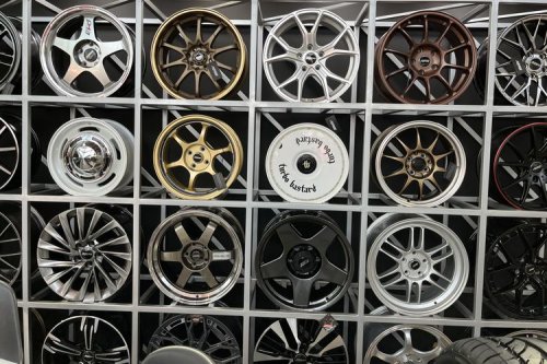 Perbedaan Jenis Pelek Mobil: Casting, Flow Forming, dan Forged