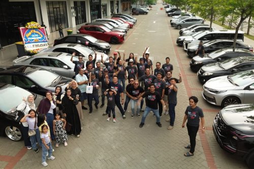 Rayakan Ulang Tahun ke-14, Pecinta Altis Gelar Car Meet Up Meriah