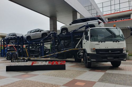 Mitsubishi Fuso Fighter X FM65F TH 4x2: Truk Tractor Head Andal