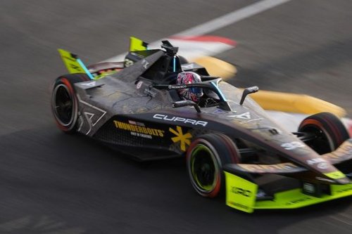 Kotornya Mobil Balap Formula E Usai Balapan di Sirkuit Ancol