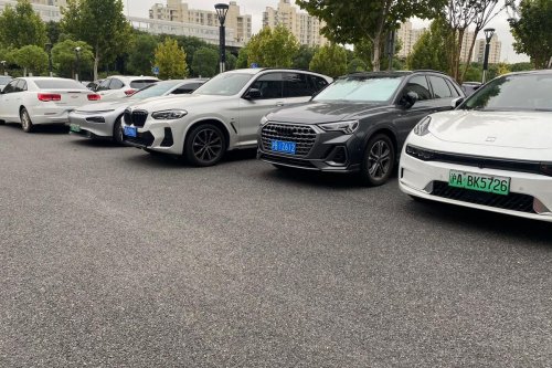 Beda dengan Indonesia, Ini Warna Pelat Nomor Mobil Listrik di China