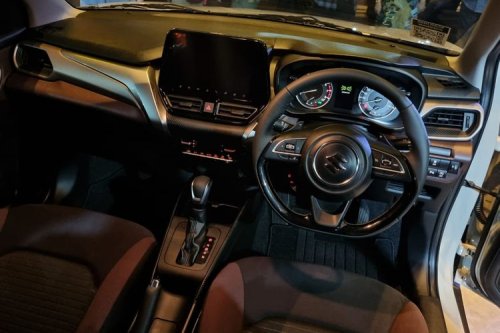 Komparasi Interior Suzuki Fronx Lawan Toyota Raize GR Sport