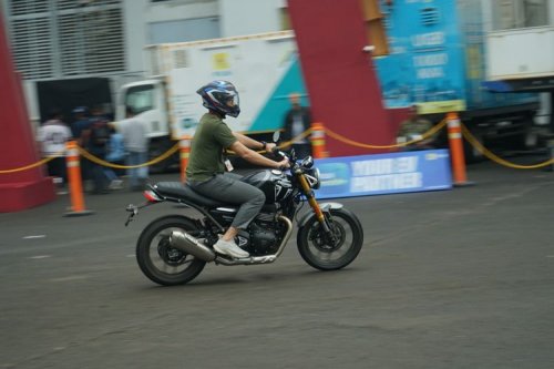 Impresi Singkat Jajal Triumph Speed 400 di IIMS 2026