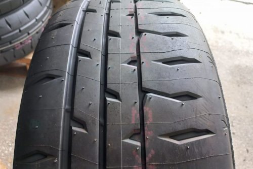 Mengapa Ban Balap Tidak Cocok untuk Jalan Raya?