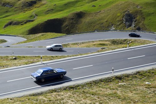 Cara Menggunakan Engine Brake pada Mobil Matik di Turunan