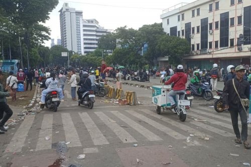 Diler Mitsubishi Cempaka Putih dan Matraman Tutup Sementara karena Aksi Massa