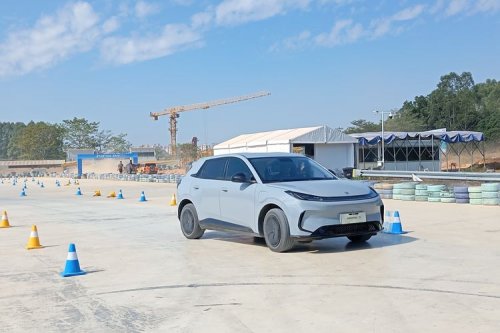 Uji Coba Arcfox T1: Inovasi Mobil Listrik dari BAIC Indonesia