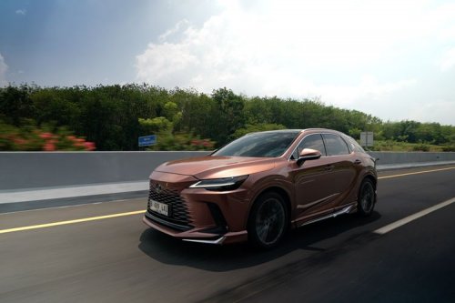 Lexus RX 450h+ Sang Chameleon