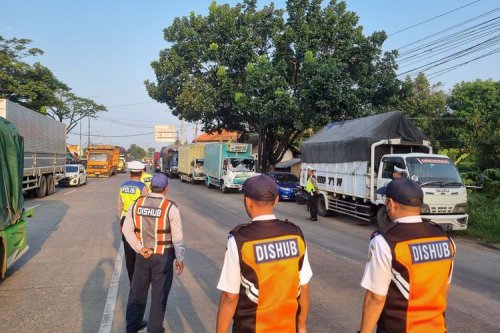 Pembatasan Truk di Jalan Arteri Berlaku mulai Besok, Catat Lokasinya