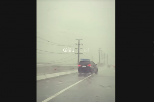 Video Viral, Innova Selamat dari Aquaplaning di Tol MBZ