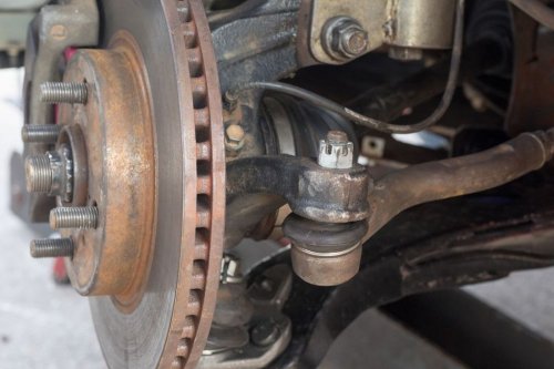 Solusi Atasi Masalah Setir Bergetar dan Bunyi di Kaki-kaki Mobil