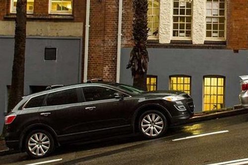 Dampak Parkir di Permukaan Tidak Rata pada Suspensi Mobil