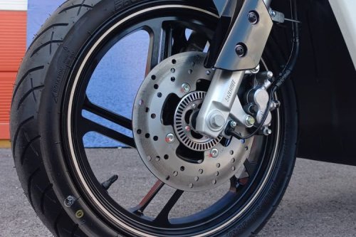 Uji Coba VinFast Theon S: Motor Listrik Futuristik Masih Pakai Rantai