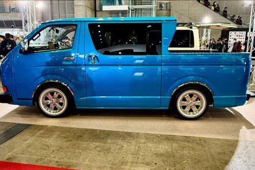 Modifikasi Toyota HiAce Diubah Jadi Pikap Double Cabin