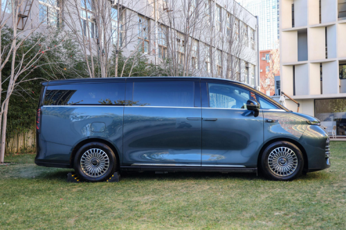 Geely Bicara Peluang Pasarkan Galaxy V900 di Indonesia