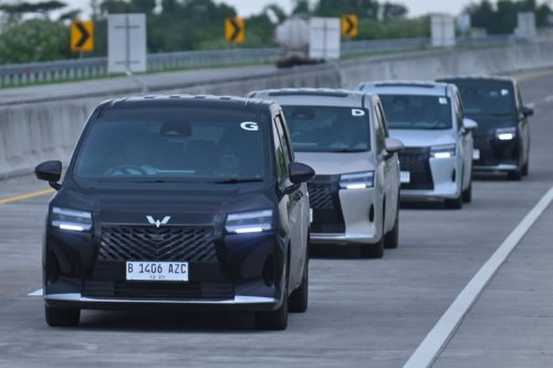 Veloz Hybrid vs Rival, Siapa 7-Seater Hybrid Termurah Saat Ini?