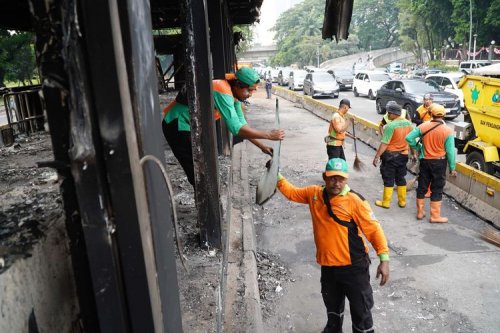 Daftar Halte Transjakarta yang Rusak dan Terbakar