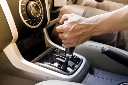 Kebiasaan yang Bikin AT Konvensional Mobil Jadi Lebih Awet