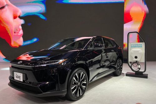 Ditanya Soal Lokalisasi bZ4X, Toyota Bergeming