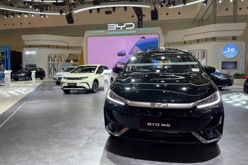 Harga Mobil Listrik Naik Signifikan Mulai 2026