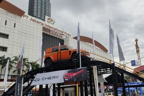 Tes Singkat iCar V23: Libas Tanjakan Curam 38 Derajat