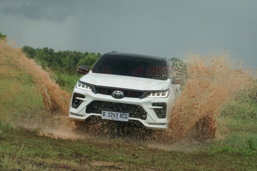 Tes Performa dan Konsumsi BBM Toyota Fortuner GR Sport