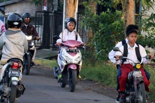Siswa Dilarang Bawa Motor ke Sekolah, Ini Batasan Minimal Usia Punya SIM