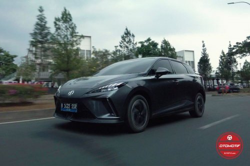 Cek Harga dan Spesifikasi Mobil Listrik MG4 EV