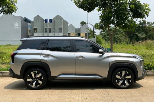 Perbandingan Destinator dan Innova Zenix untuk Keluarga