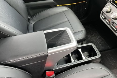 Bedah Interior iCar V23, Serba Fungsional