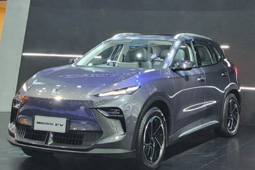 Duel Mobil Listrik Baru di IIMS 2025: eVitara vs S5 EV