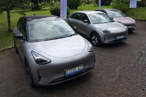 Selisih Rp 30 Juta, Apa Perbedaan Geely EX2 Pro dan Max?