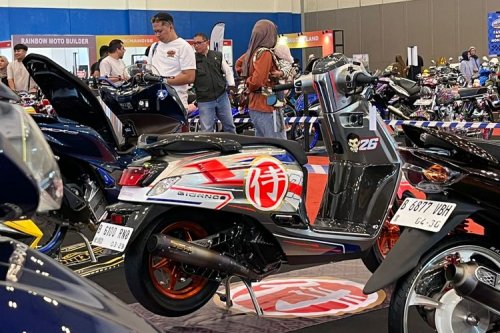 Modifikasi Honda Giorno Bertema Helm Balap Pedrosa Shogun