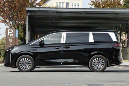BYD Luncurkan MPV Hybrid M9, Wuling Darion Meluncur