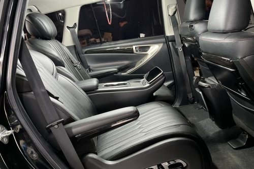 Mengenal Perbedaan Jok Mobil Captain Seat dan Pilot Seat