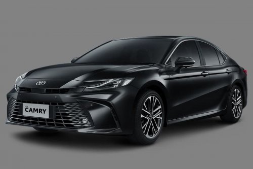 Toyota Luncurkan Camry Bensin Terbaru, Simak Ubahannya